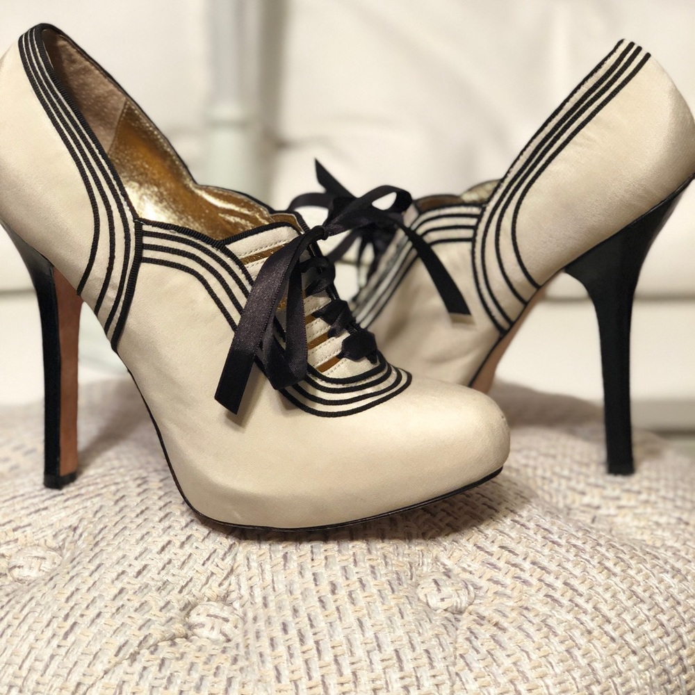 Dolce vita cream and black shoes